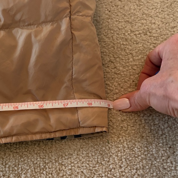 Burberry Beige Puffer Vest coat insert with Checkered Interior - Picture 6 of 9